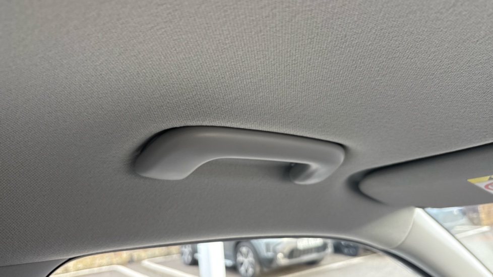 Hyundai i10 1.2 MPi SE Connect 5dr Petrol Hatchback - Image 40
