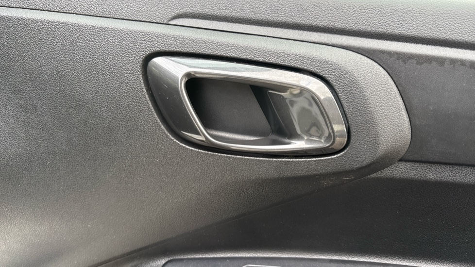 Hyundai i10 1.2 MPi SE Connect 5dr Petrol Hatchback - Image 49