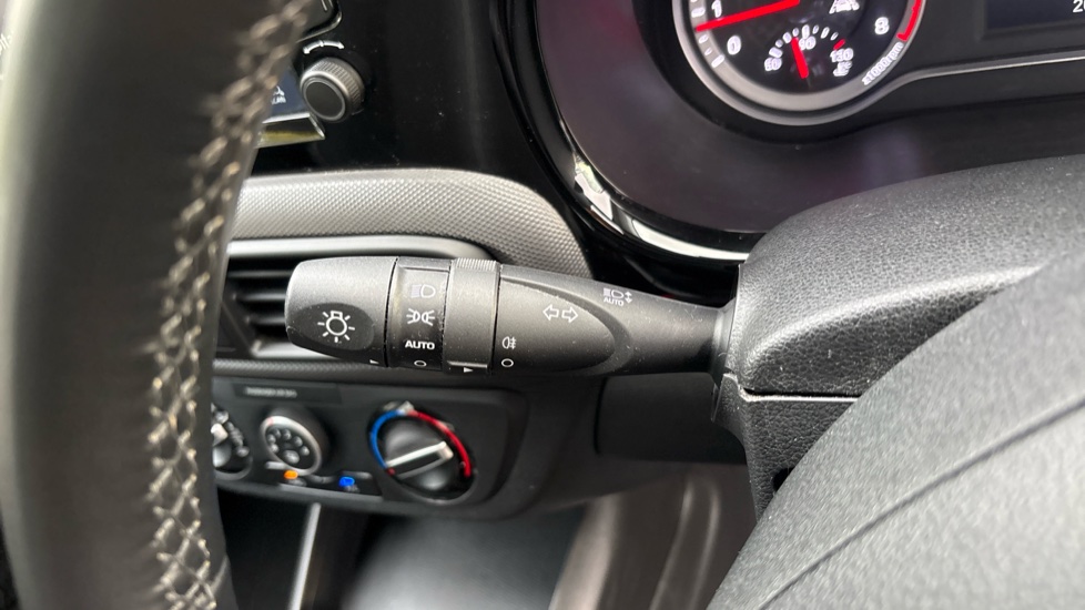 Hyundai i10 1.2 MPi SE Connect 5dr Petrol Hatchback - Image 54