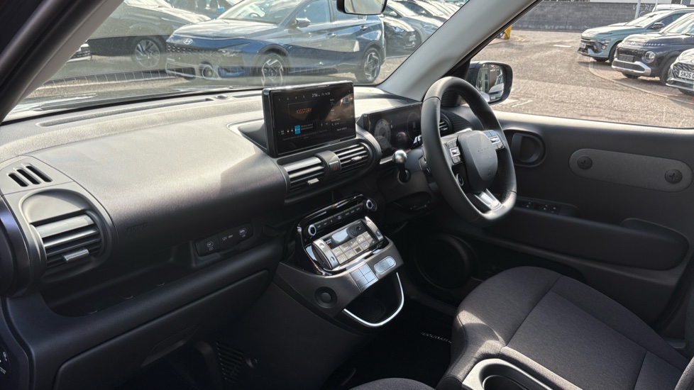 Hyundai INSTER 85kW 01 49kWh 5dr Auto Electric Hatchback - Image 9