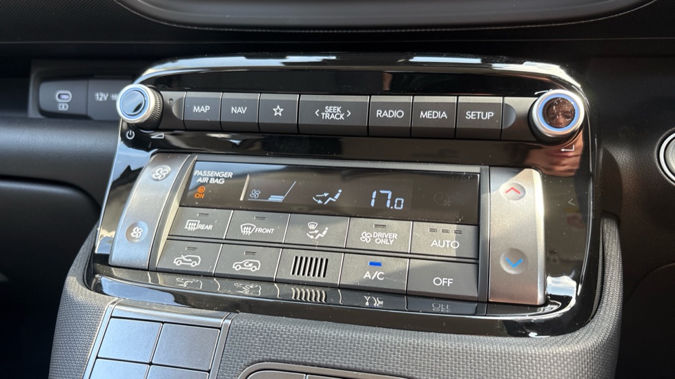 Hyundai INSTER 85kW 01 49kWh 5dr Auto Electric Hatchback - Image 36