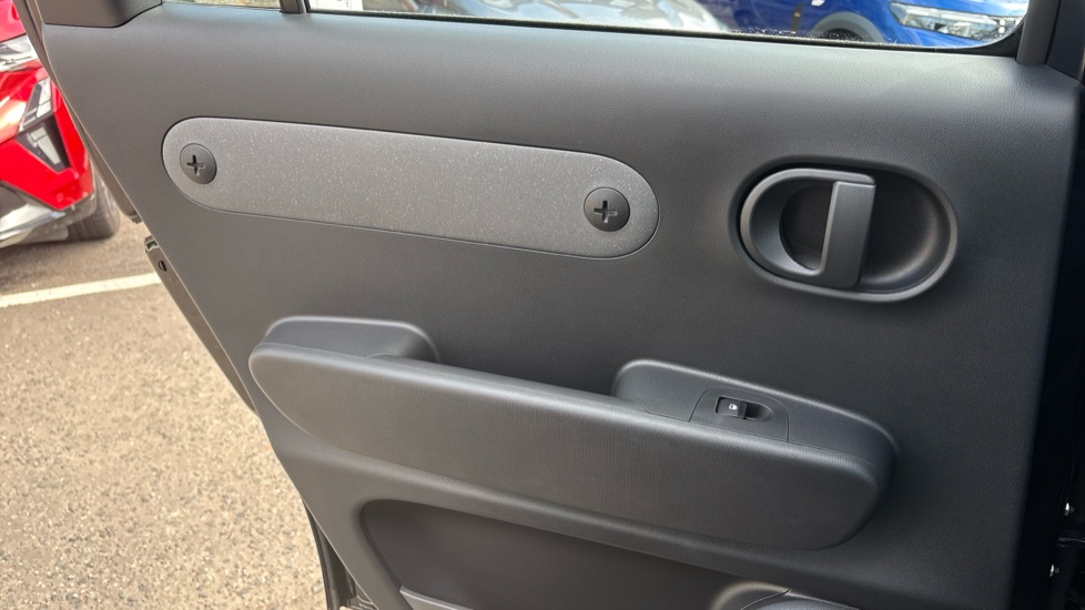 Hyundai INSTER 85kW 01 49kWh 5dr Auto Electric Hatchback - Image 28