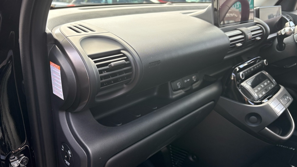 Hyundai INSTER 85kW 01 49kWh 5dr Auto Electric Hatchback - Image 29