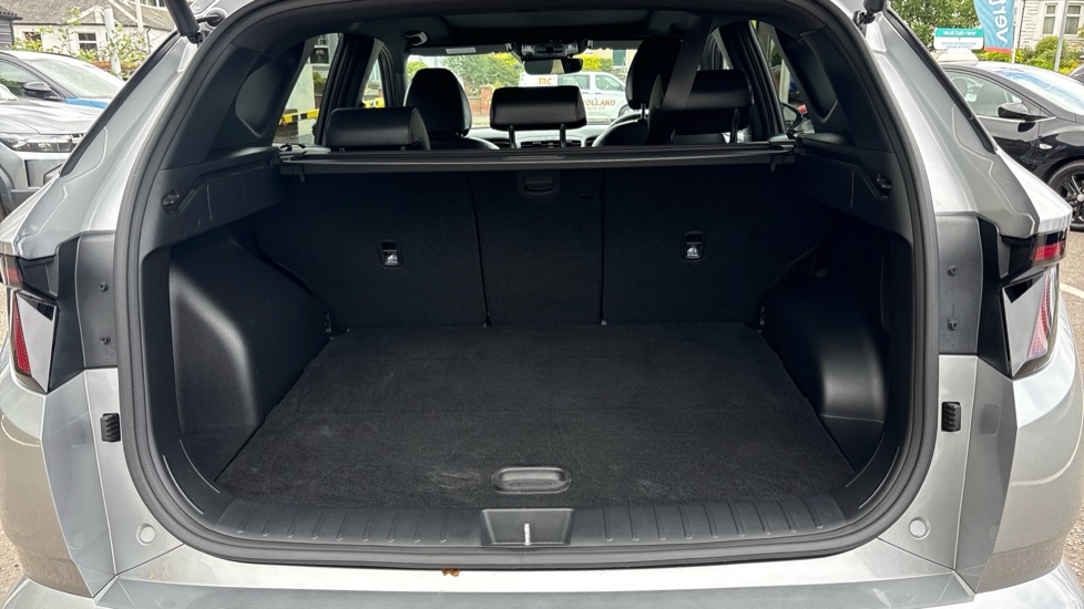 Hyundai TUCSON 1.6 TGDi 48V MHD N Line S 5dr 2WD DCT Petrol Estate - Image 4