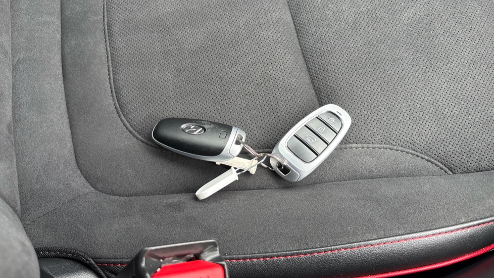 Hyundai TUCSON 1.6 TGDi 48V MHD N Line S 5dr 2WD DCT Petrol Estate - Image 20
