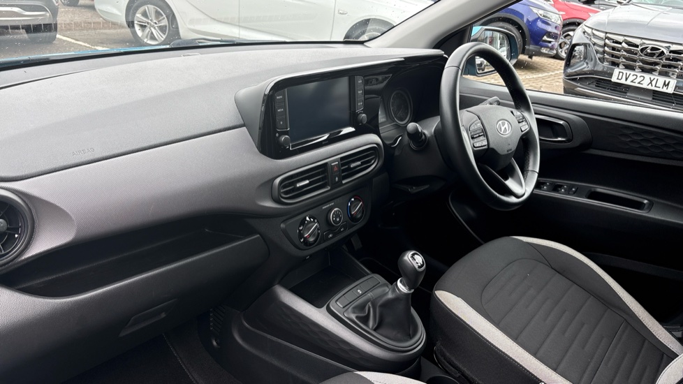 Hyundai i10 1.0 MPi SE Connect 5dr Petrol Hatchback - Image 9
