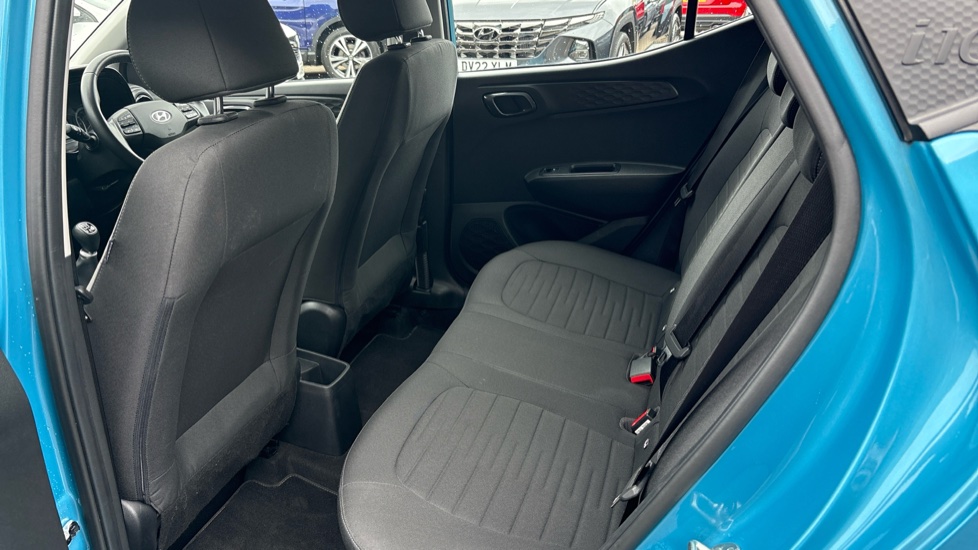 Hyundai i10 1.0 MPi SE Connect 5dr Petrol Hatchback - Image 16