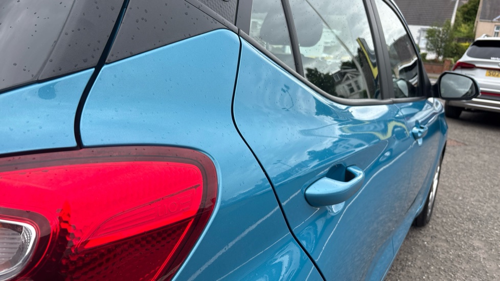 Hyundai i10 1.0 MPi SE Connect 5dr Petrol Hatchback - Image 28