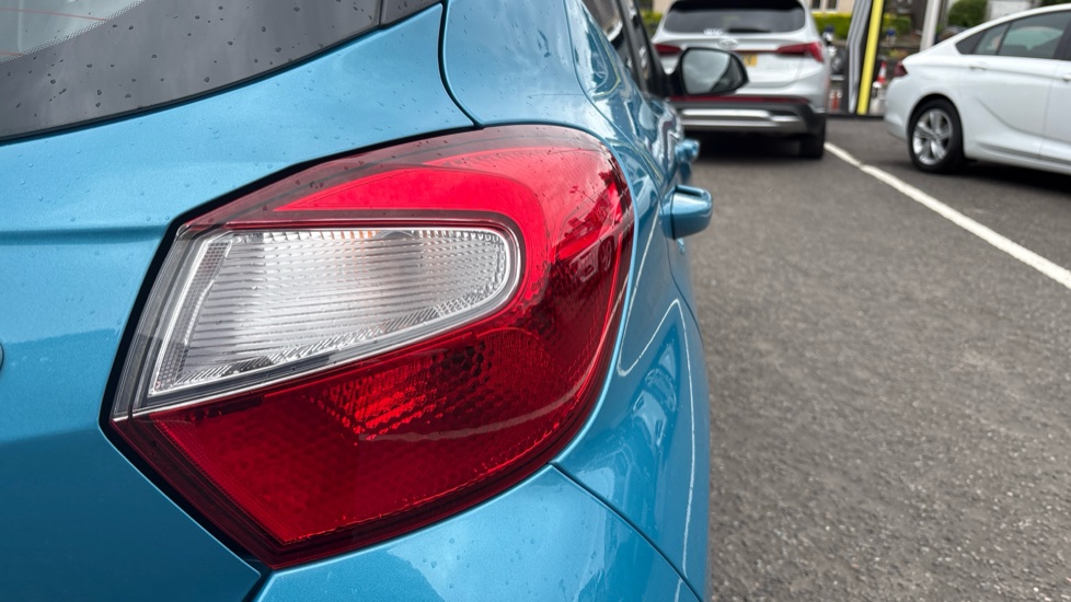 Hyundai i10 1.0 MPi SE Connect 5dr Petrol Hatchback - Image 29