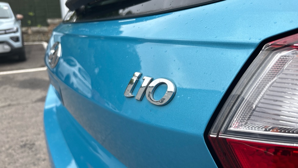 Hyundai i10 1.0 MPi SE Connect 5dr Petrol Hatchback - Image 30