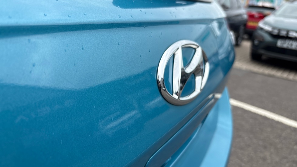 Hyundai i10 1.0 MPi SE Connect 5dr Petrol Hatchback - Image 31