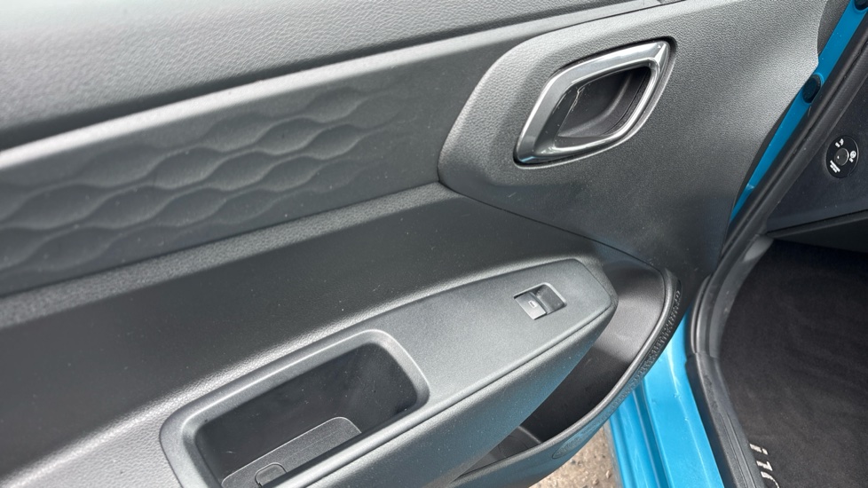 Hyundai i10 1.0 MPi SE Connect 5dr Petrol Hatchback - Image 38