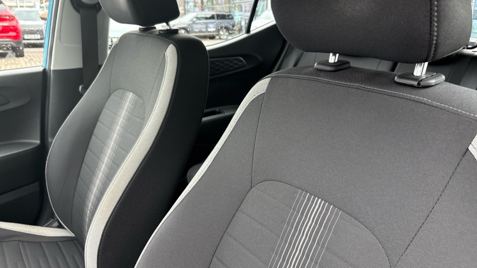 Hyundai i10 1.0 MPi SE Connect 5dr Petrol Hatchback - Image 39