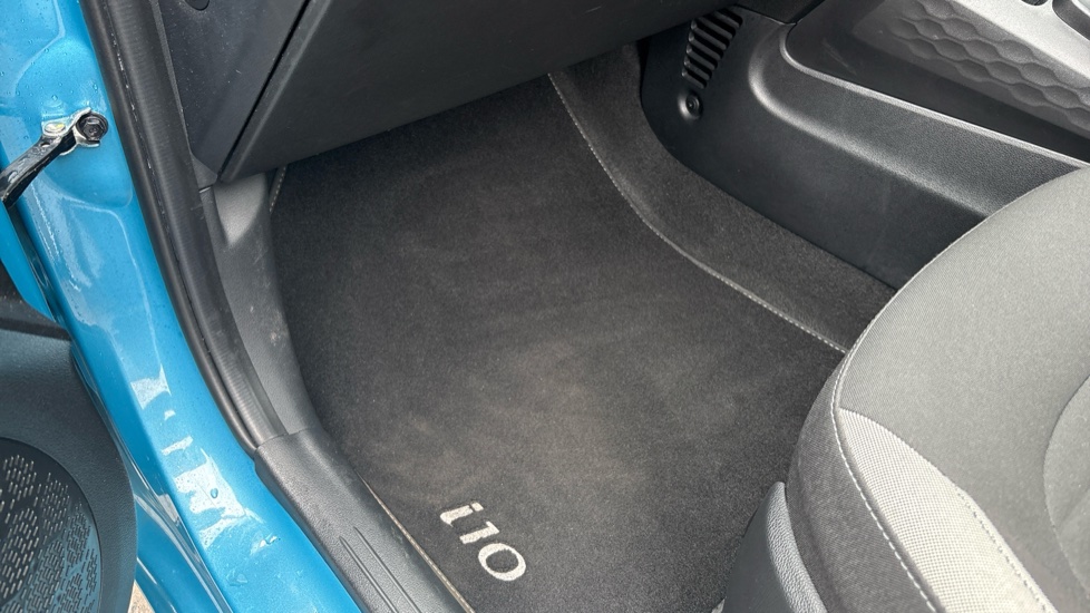 Hyundai i10 1.0 MPi SE Connect 5dr Petrol Hatchback - Image 41