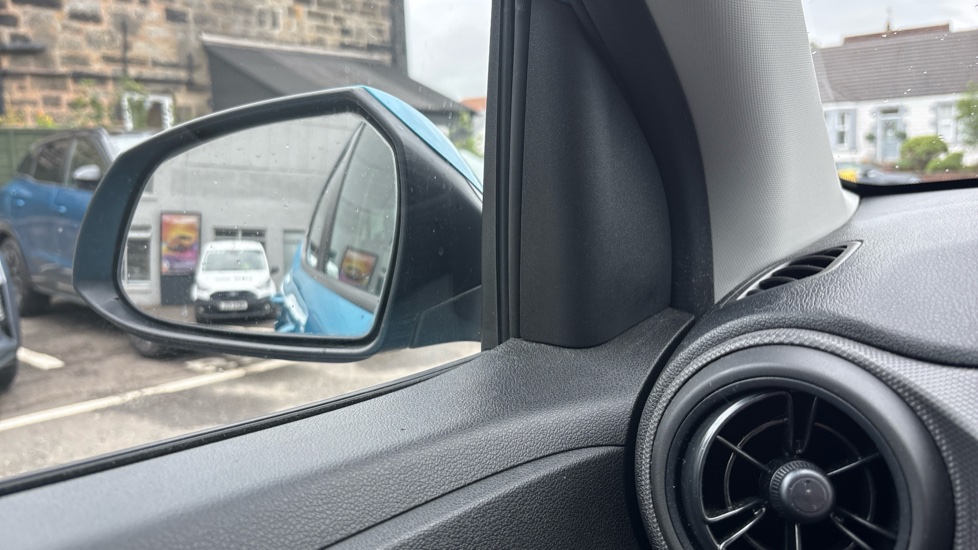 Hyundai i10 1.0 MPi SE Connect 5dr Petrol Hatchback - Image 43