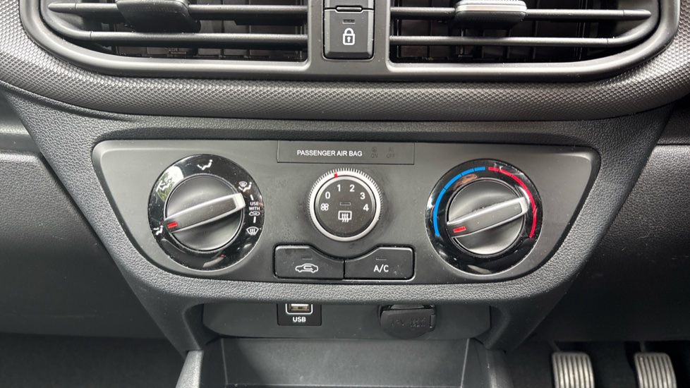 Hyundai i10 1.0 MPi SE Connect 5dr Petrol Hatchback - Image 50