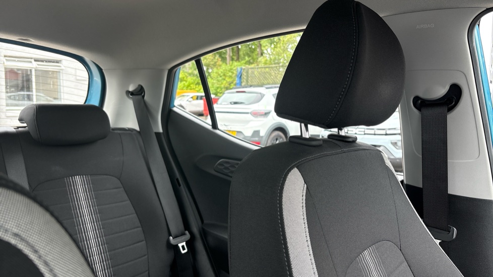 Hyundai i10 1.0 MPi SE Connect 5dr Petrol Hatchback - Image 55