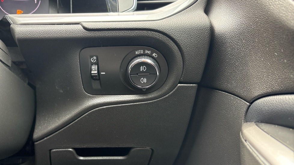 Vauxhall Grandland 1.2 Turbo Ultimate 5dr Petrol Hatchback - Image 32