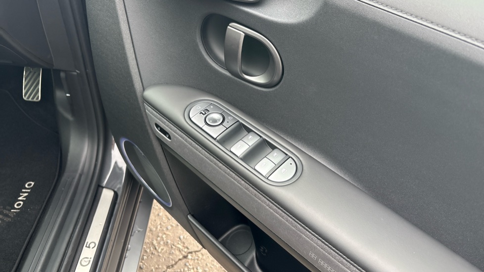 Hyundai IONIQ 5 168kW Ultimate 84 kWh 5dr Auto [Tech Max/Vision] Electric Hatchback - Image 35