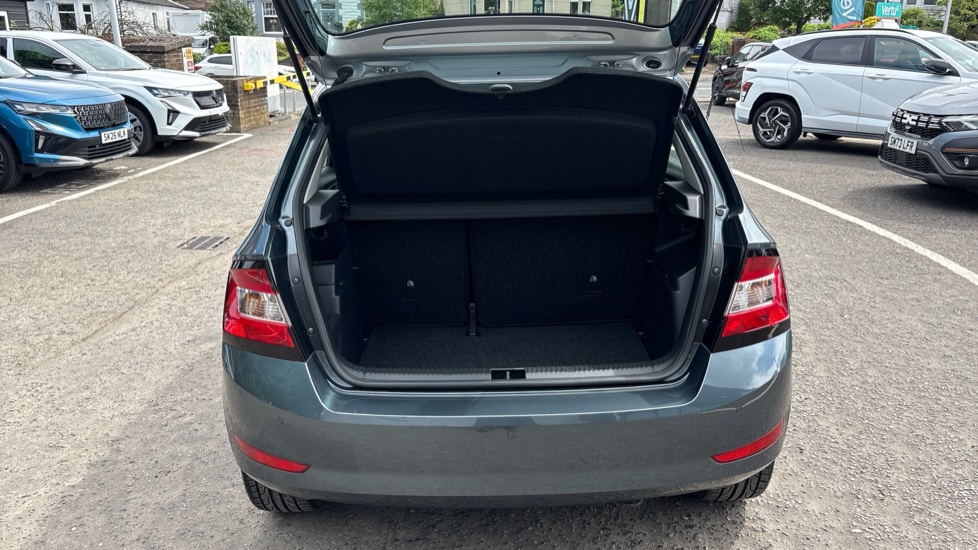 Skoda Fabia 1.0 MPI Colour Edition 5dr Petrol Hatchback - Image 4