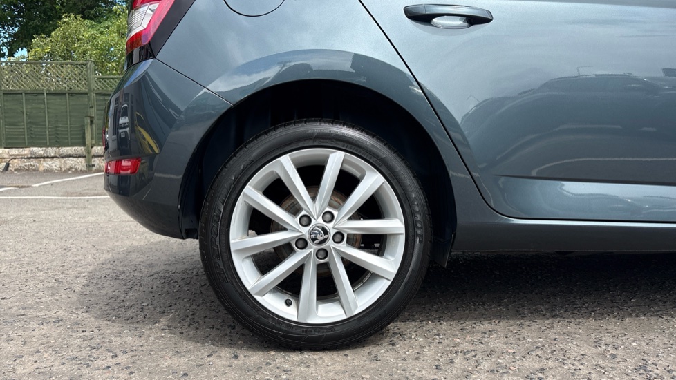 Skoda Fabia 1.0 MPI Colour Edition 5dr Petrol Hatchback - Image 7
