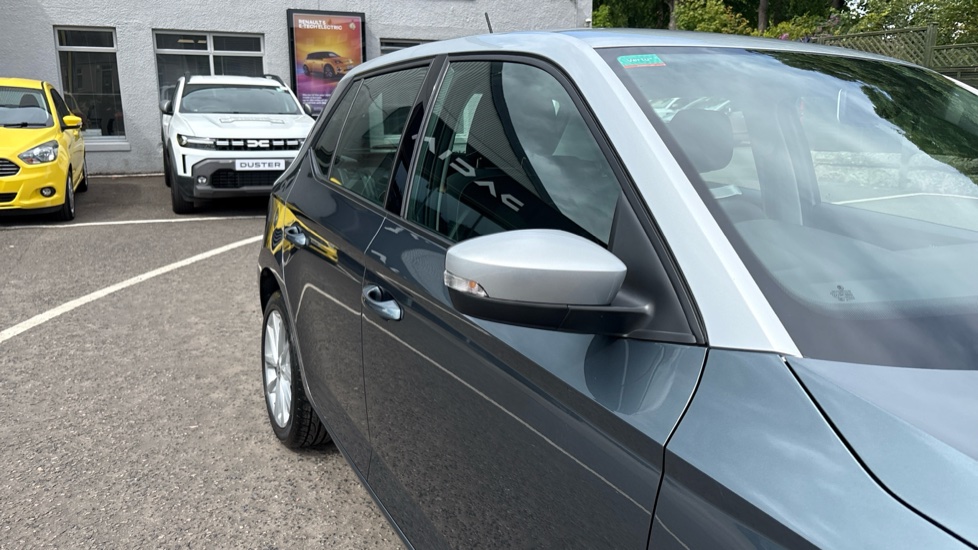 Skoda Fabia 1.0 MPI Colour Edition 5dr Petrol Hatchback - Image 22