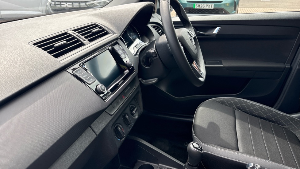 Skoda Fabia 1.0 MPI Colour Edition 5dr Petrol Hatchback - Image 27