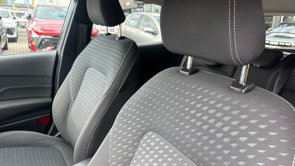 Ford Fiesta 1.0 EcoBoost 95 Titanium 5dr Petrol Hatchback - Image 41