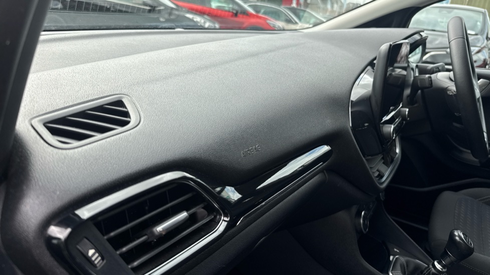 Ford Fiesta 1.0 EcoBoost 95 Titanium 5dr Petrol Hatchback - Image 43