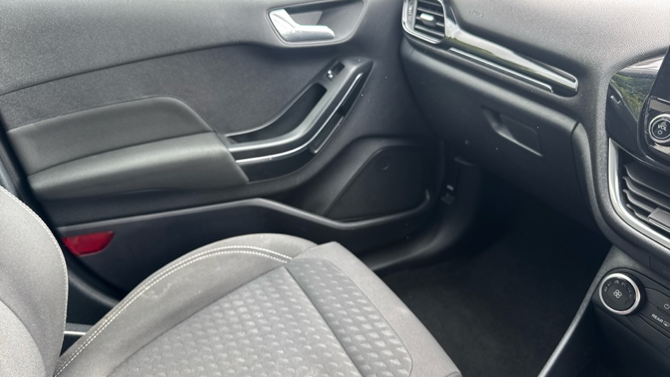 Ford Fiesta 1.0 EcoBoost 95 Titanium 5dr Petrol Hatchback - Image 57