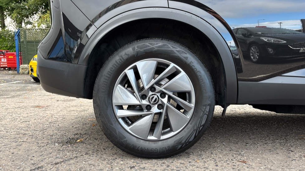 Nissan Qashqai 1.3 DiG-T MH 158 Acenta Premium 5dr Xtronic Petrol Hatchback - Image 7
