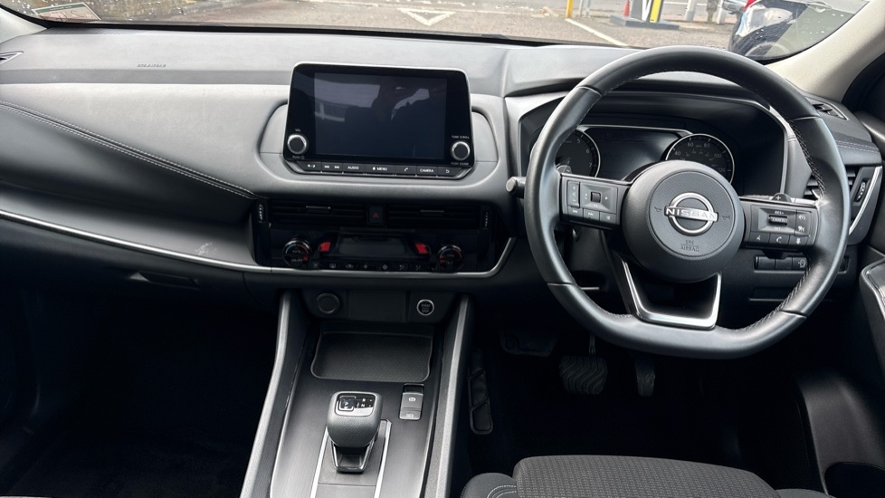 Nissan Qashqai 1.3 DiG-T MH 158 Acenta Premium 5dr Xtronic Petrol Hatchback - Image 10