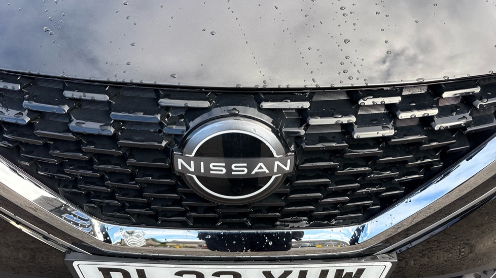Nissan Qashqai 1.3 DiG-T MH 158 Acenta Premium 5dr Xtronic Petrol Hatchback - Image 21