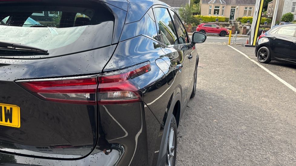 Nissan Qashqai 1.3 DiG-T MH 158 Acenta Premium 5dr Xtronic Petrol Hatchback - Image 36