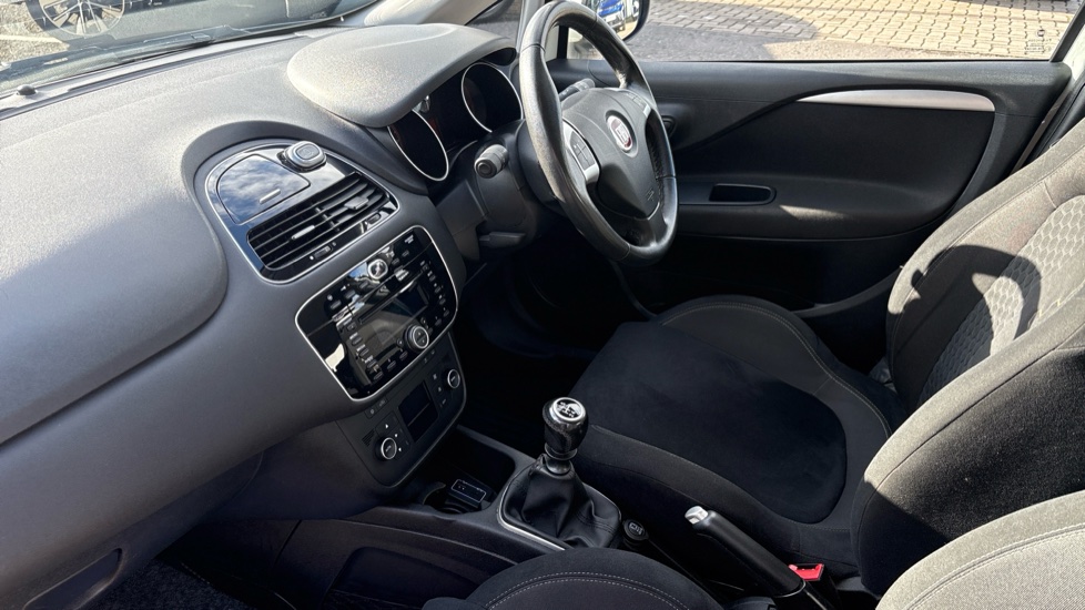 Fiat Punto 1.4 Easy+ 5dr Petrol Hatchback - Image 9