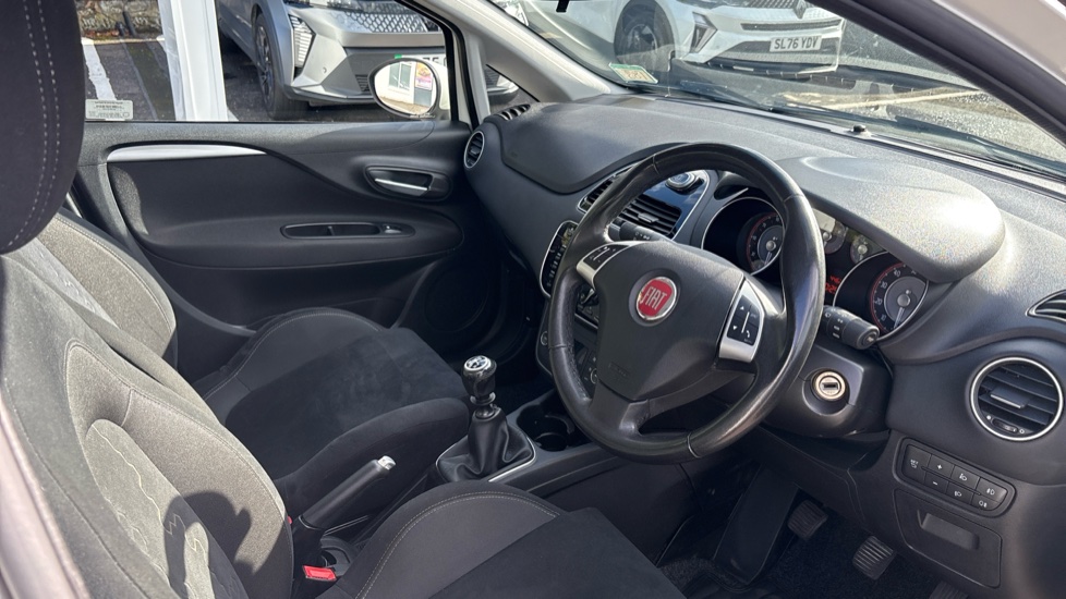 Fiat Punto 1.4 Easy+ 5dr Petrol Hatchback - Image 11