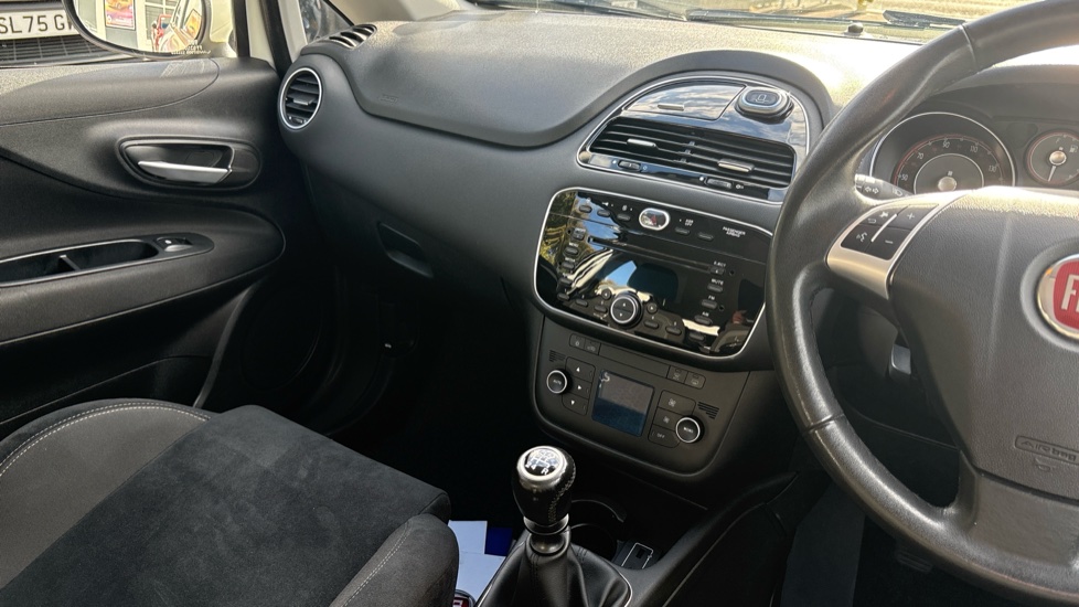 Fiat Punto 1.4 Easy+ 5dr Petrol Hatchback - Image 14