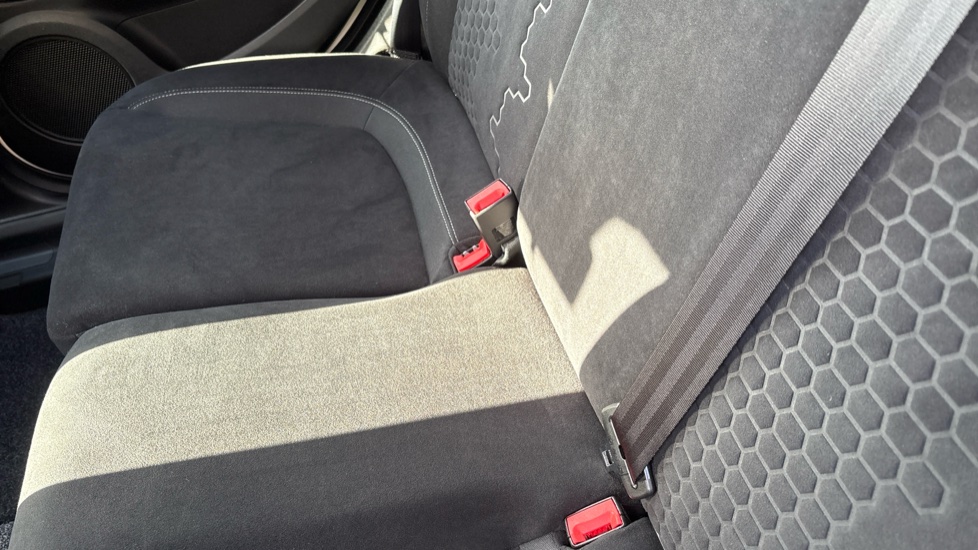 Fiat Punto 1.4 Easy+ 5dr Petrol Hatchback - Image 17