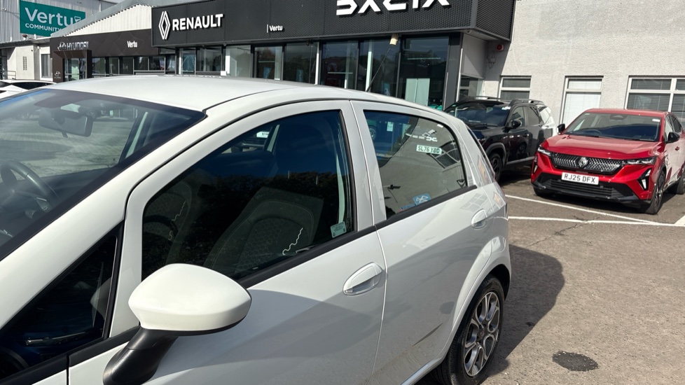 Fiat Punto 1.4 Easy+ 5dr Petrol Hatchback - Image 26
