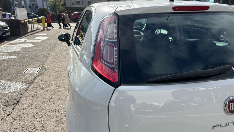 Fiat Punto 1.4 Easy+ 5dr Petrol Hatchback - Image 30