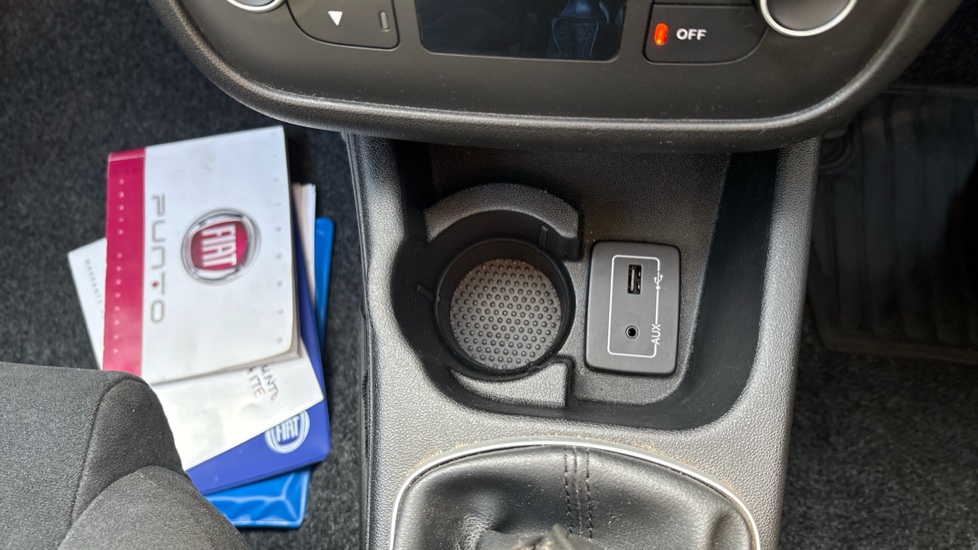 Fiat Punto 1.4 Easy+ 5dr Petrol Hatchback - Image 44