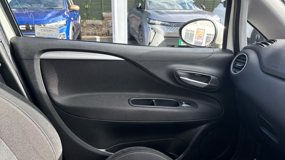 Fiat Punto 1.4 Easy+ 5dr Petrol Hatchback - Image 47