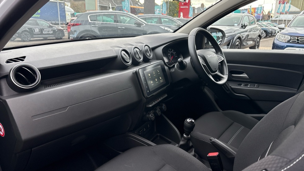 Dacia Duster 1.0 TCe 90 Expression 5dr Petrol Estate - Image 9