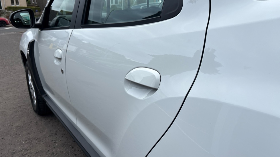 Dacia Duster 1.0 TCe 90 Expression 5dr Petrol Estate - Image 29