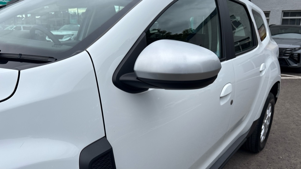 Dacia Duster 1.0 TCe 90 Expression 5dr Petrol Estate - Image 31
