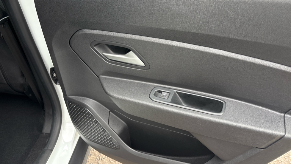 Dacia Duster 1.0 TCe 90 Expression 5dr Petrol Estate - Image 35