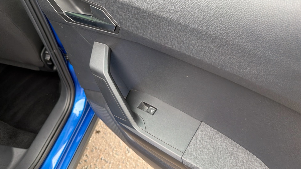 SEAT Arona 1.0 TSI 110 FR 5dr DSG Petrol Hatchback - Image 30