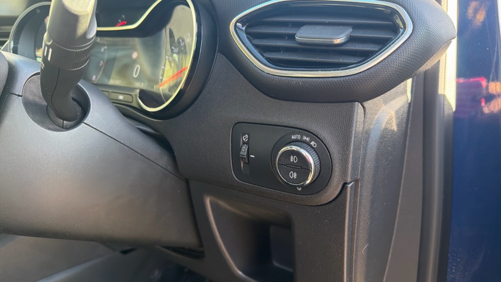 Vauxhall Crossland 1.5 Turbo D Ultimate Nav 5dr Diesel Hatchback - Image 33