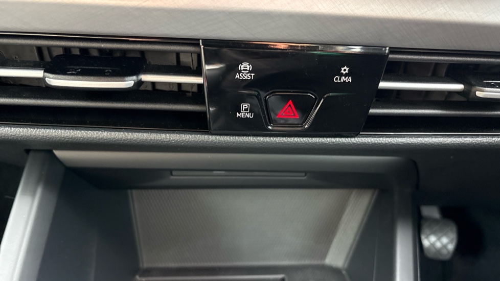 Volkswagen Golf 1.5 TSI 150 Match 5dr Petrol Hatchback - Image 49