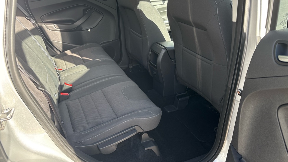 Ford Kuga 2.0 TDCi 150 Zetec 5dr 2WD Diesel Estate - Image 16